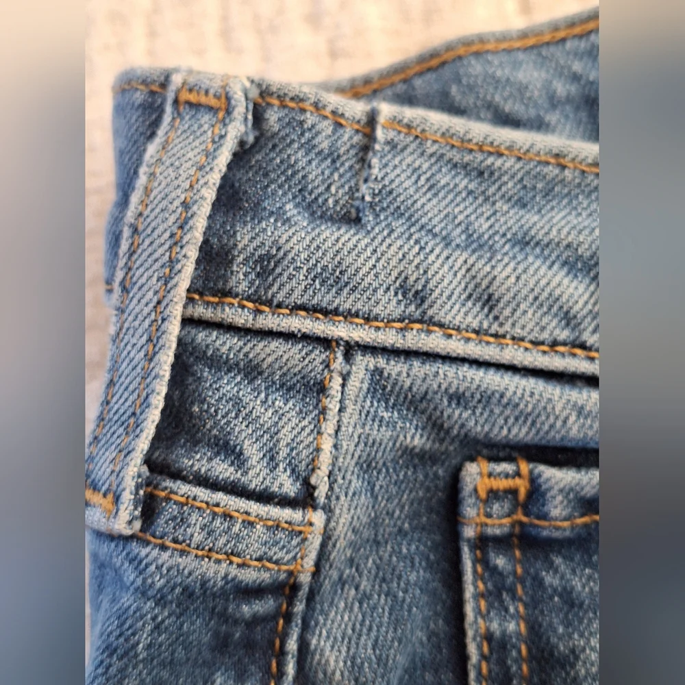 Banana Republic Distressed Blue Ankle Jeans - Picture 12 of 14